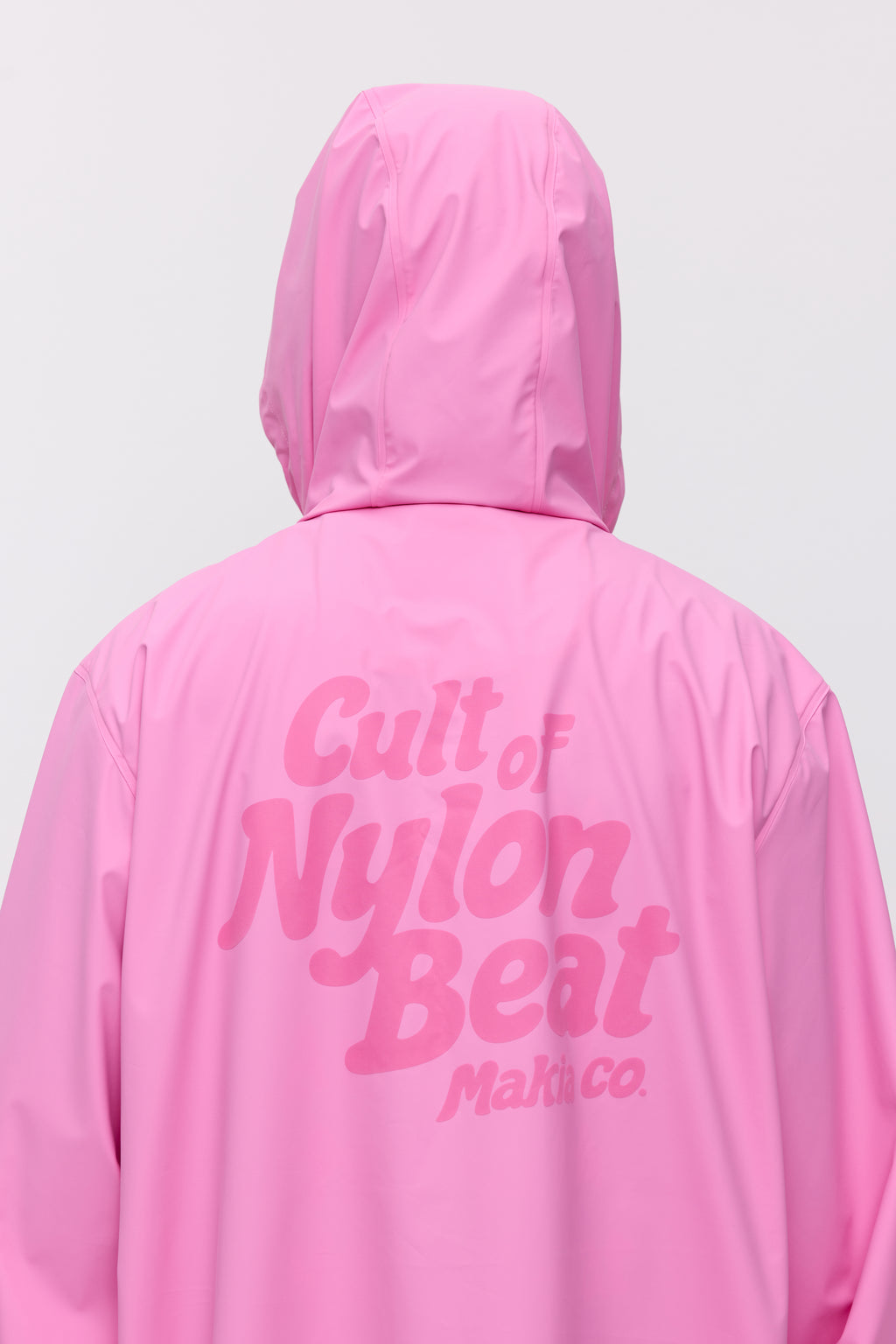 Nylon sadetakki
