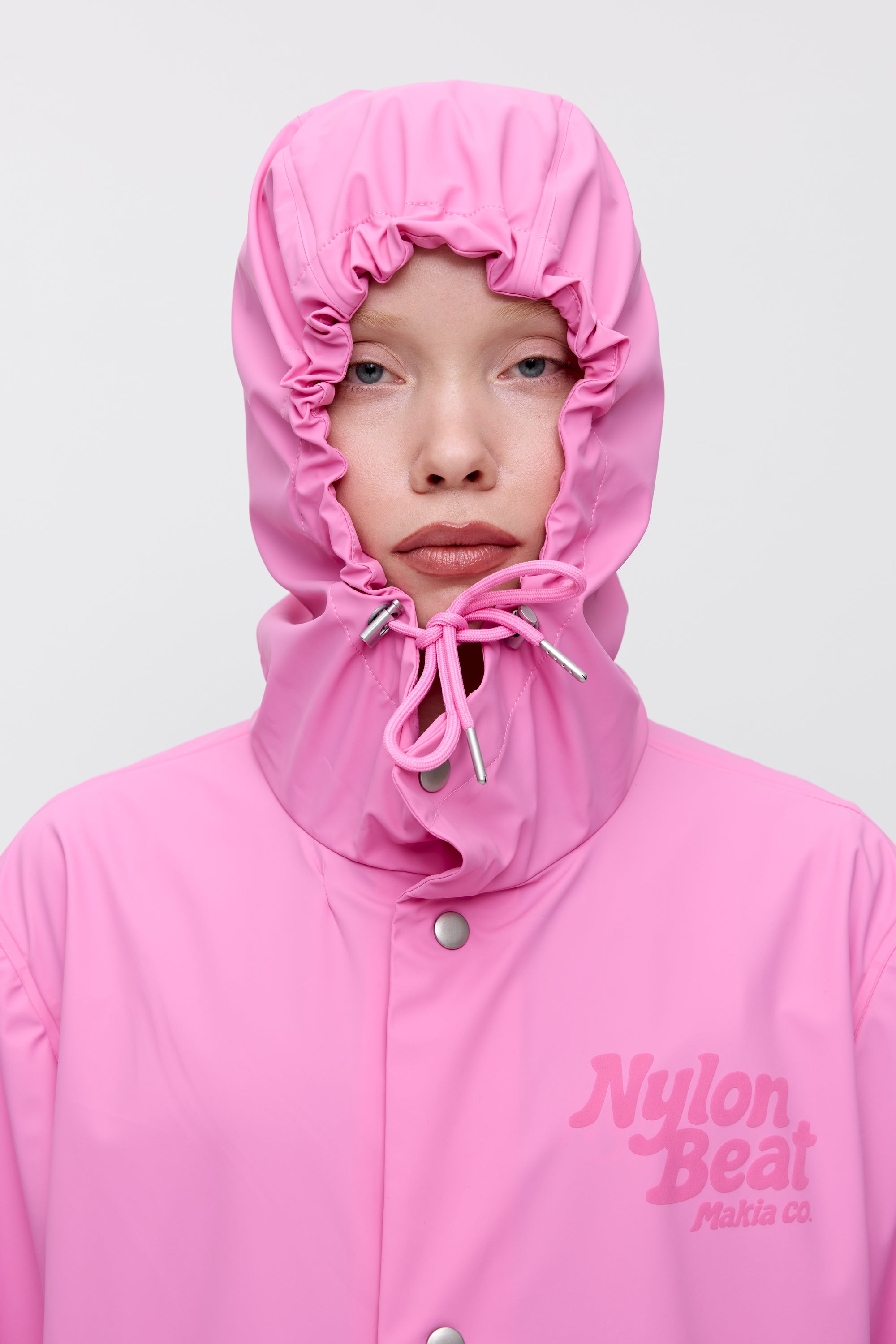 Nylon sadetakki