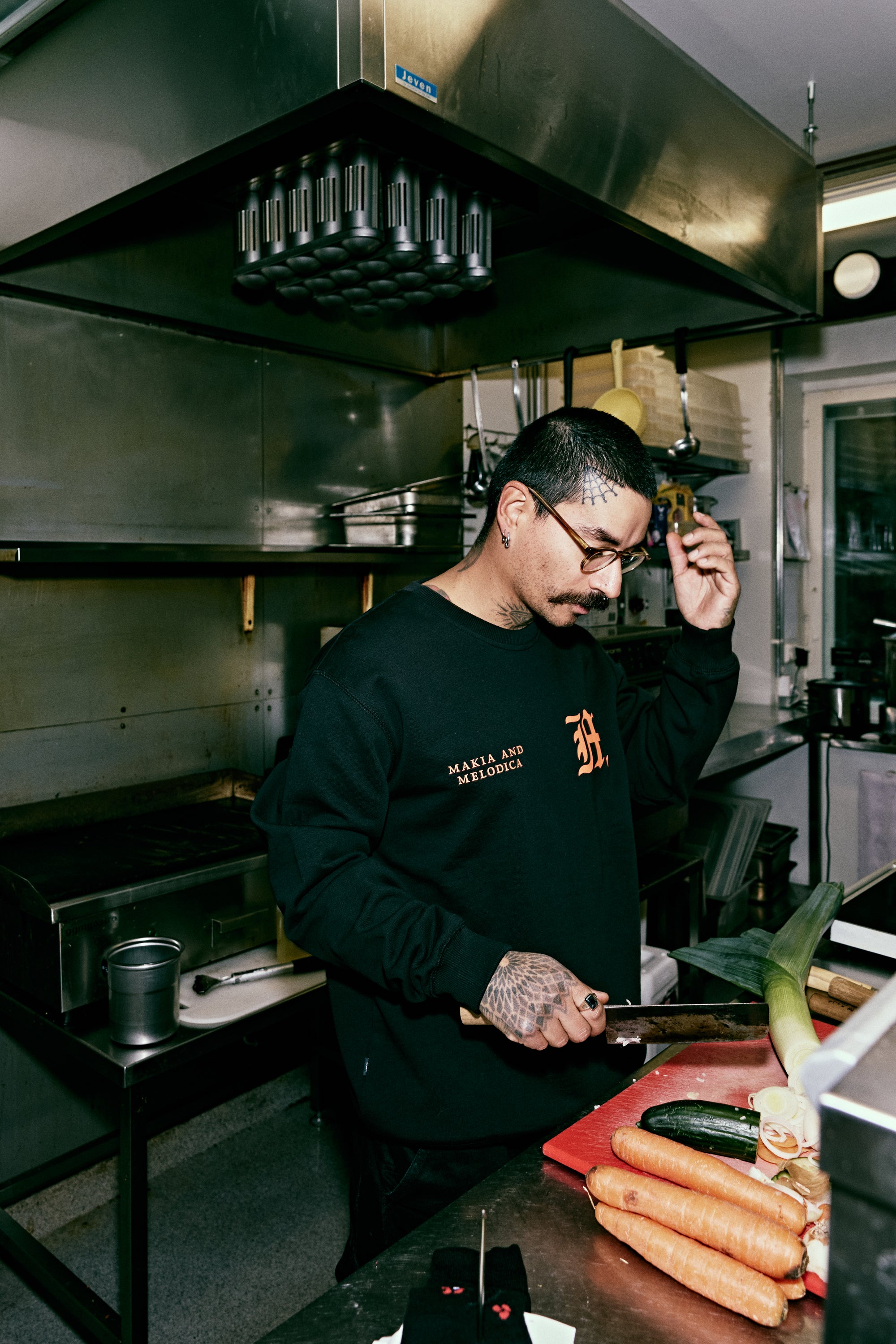 Makia & Melodica collegepaita