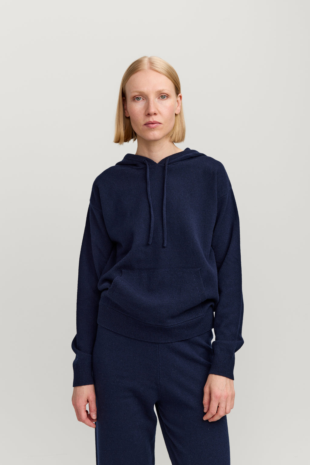 Elea huppuneule