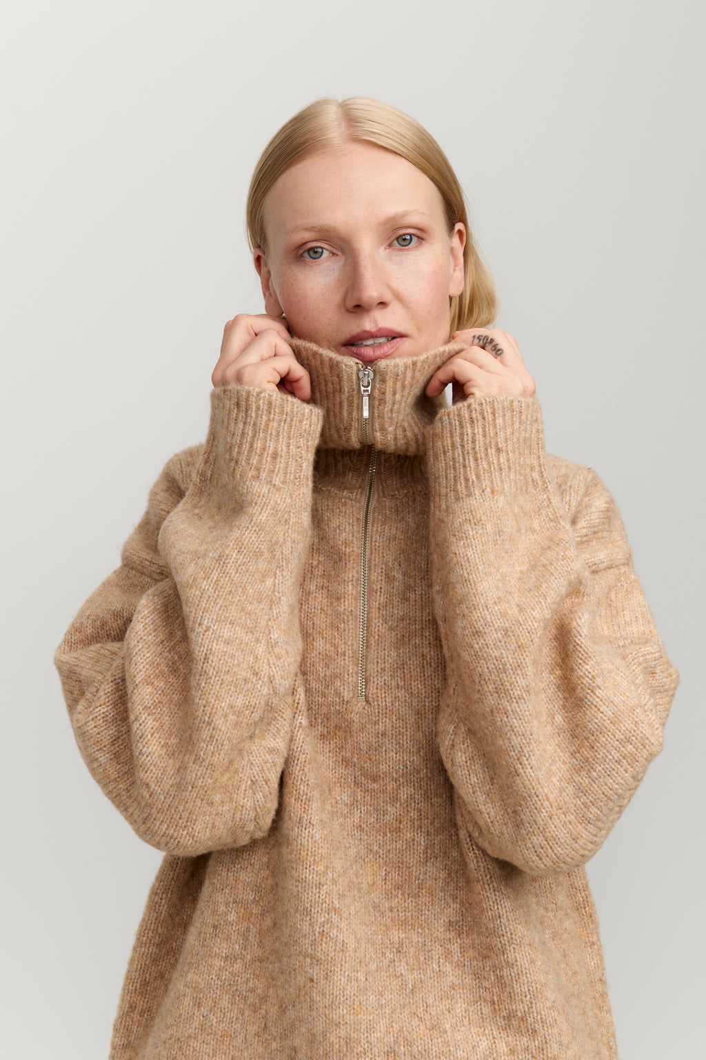 Tove Half Zip neule